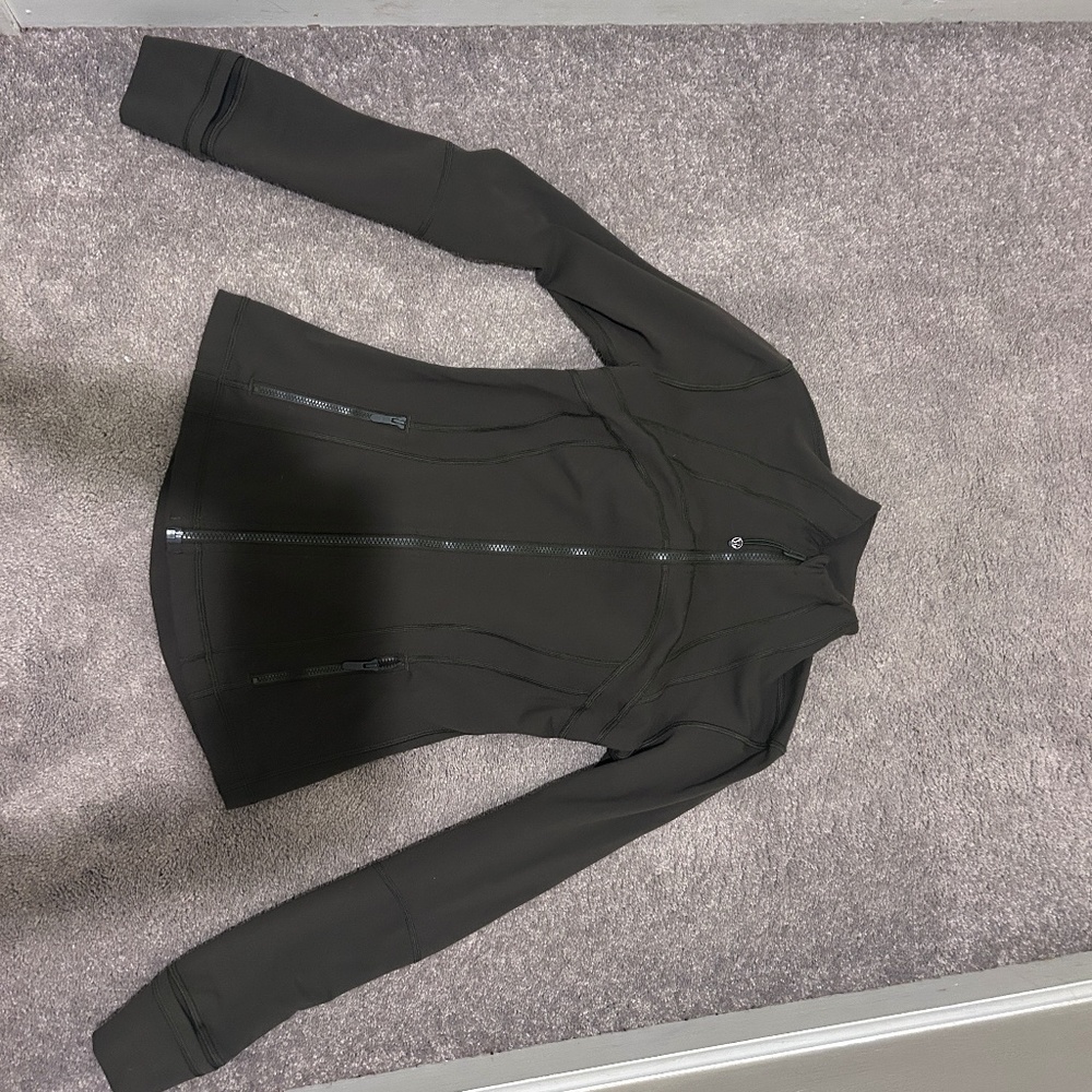 Lululemon dark olive size 4 define jacket